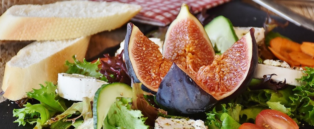 salad with bread